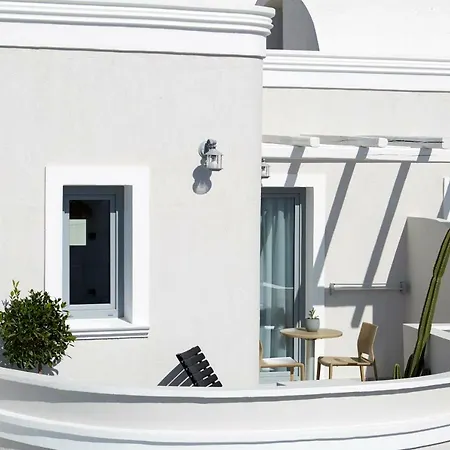 Pnoi Luxury Suites Karterados  Exterior photo